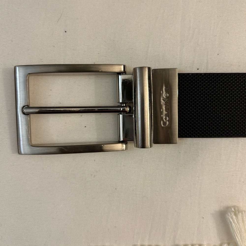 Calvin Klein Waterproof swivel buckle! Reversible Black to‎ Grey